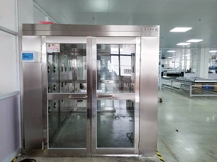 山東某教育科技公司風(fēng)淋室現(xiàn)場安裝實(shí)拍